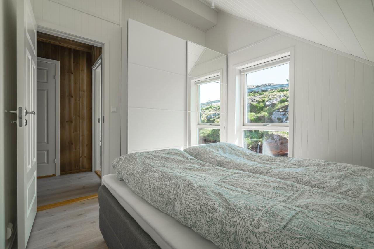 Seafront New Cabin In Lofoten Ballstad Exterior photo