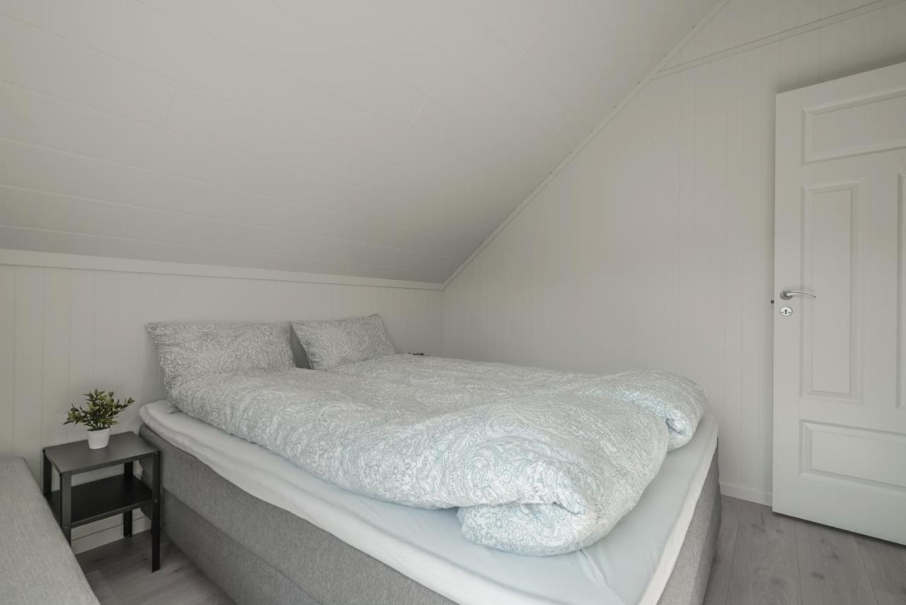 Seafront New Cabin In Lofoten Ballstad Exterior photo