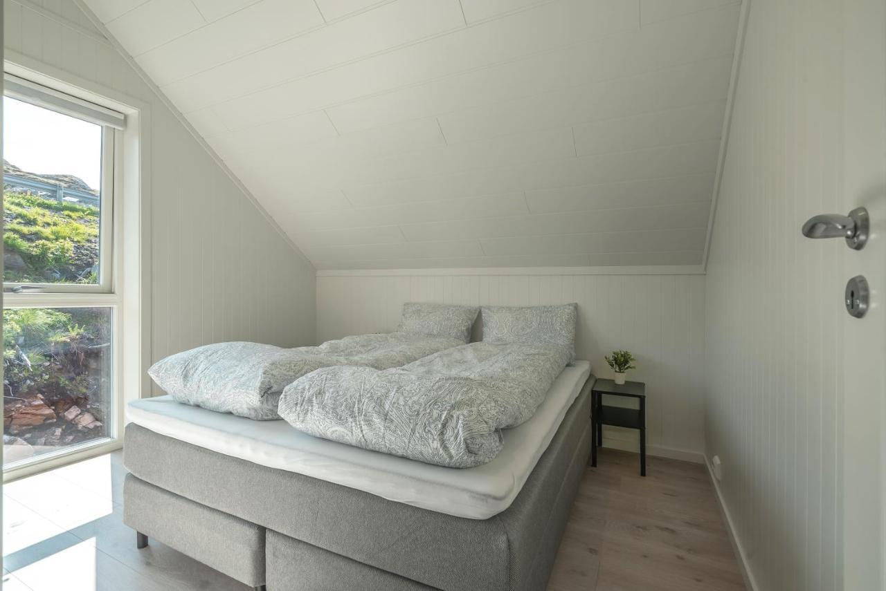 Seafront New Cabin In Lofoten Ballstad Exterior photo